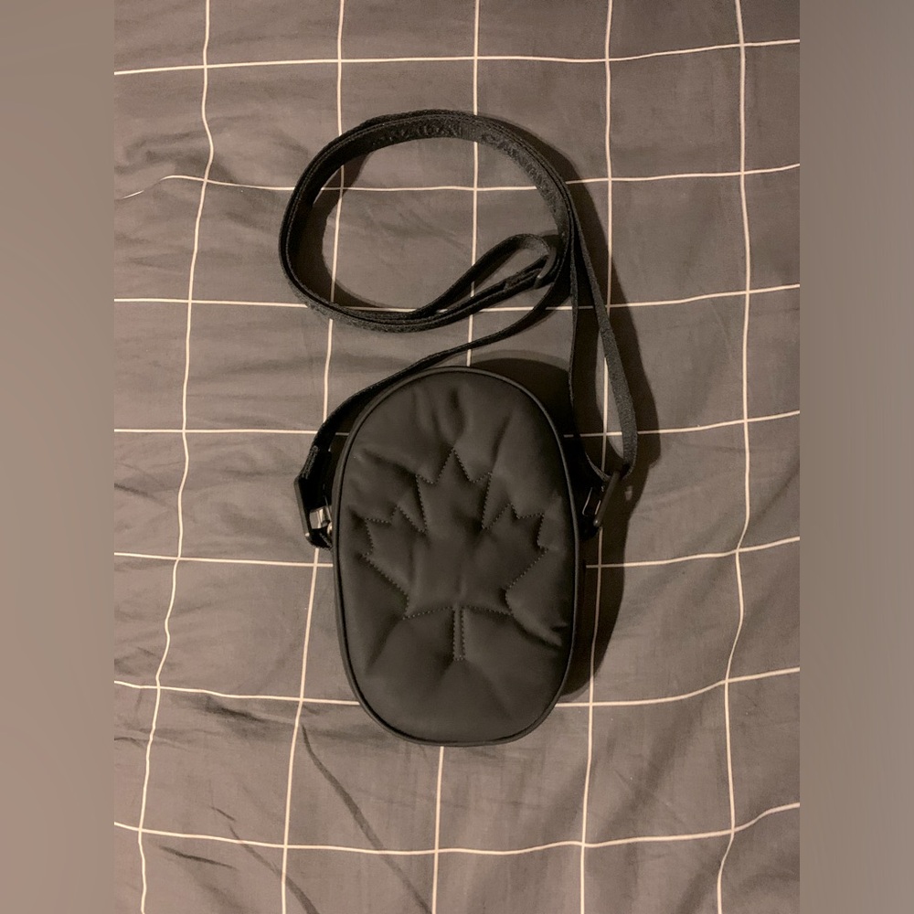 Lululemon 🍋 | Team Canada 🇨🇦 Future Legacy Olympic crossbody bag